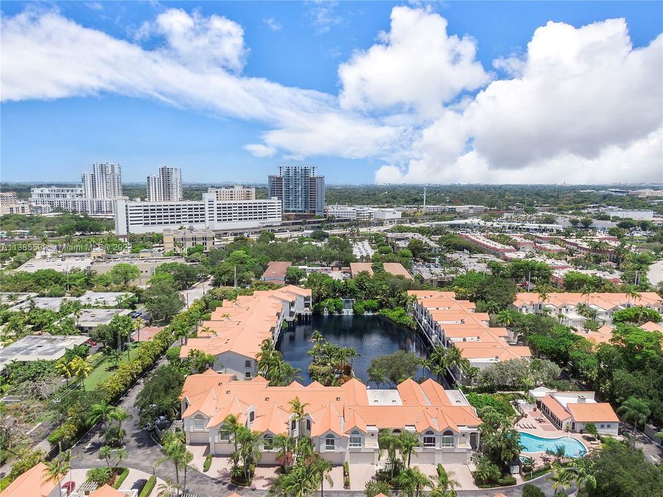 最近售出: $1,500,000 (3 贝兹, 2 浴室, 3336 平方英尺)