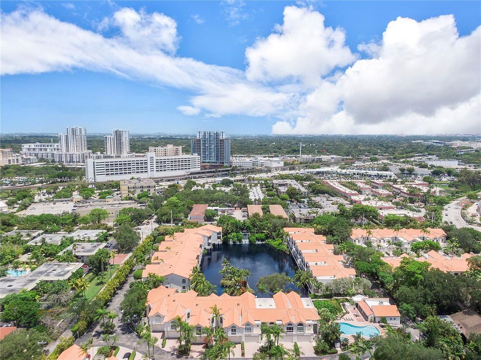 最近售出: $1,500,000 (3 贝兹, 2 浴室, 3336 平方英尺)