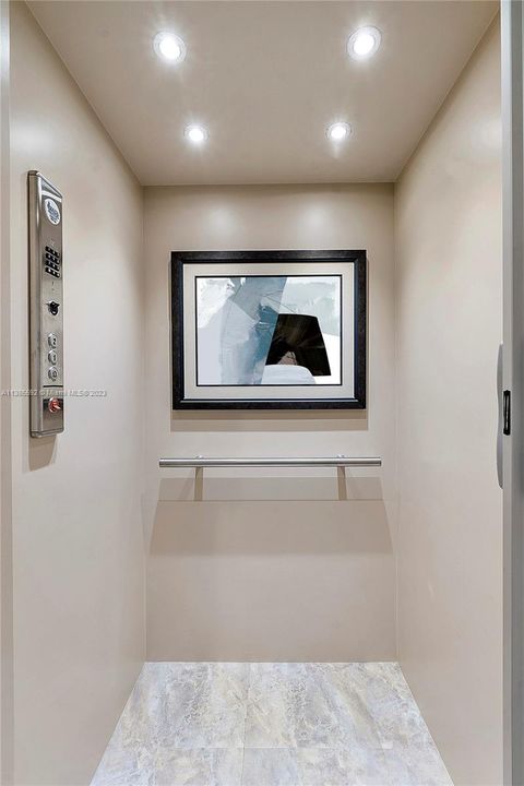 最近售出: $1,500,000 (3 贝兹, 2 浴室, 3336 平方英尺)