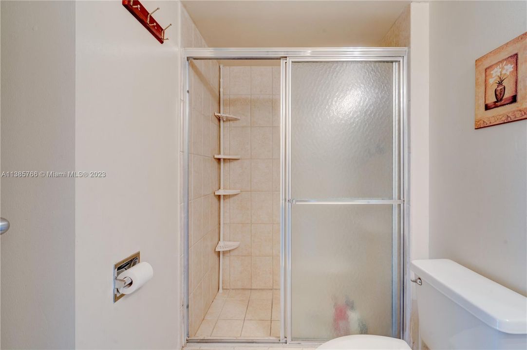 Recently Sold: $259,900 (2 beds, 2 baths, 994 Square Feet)