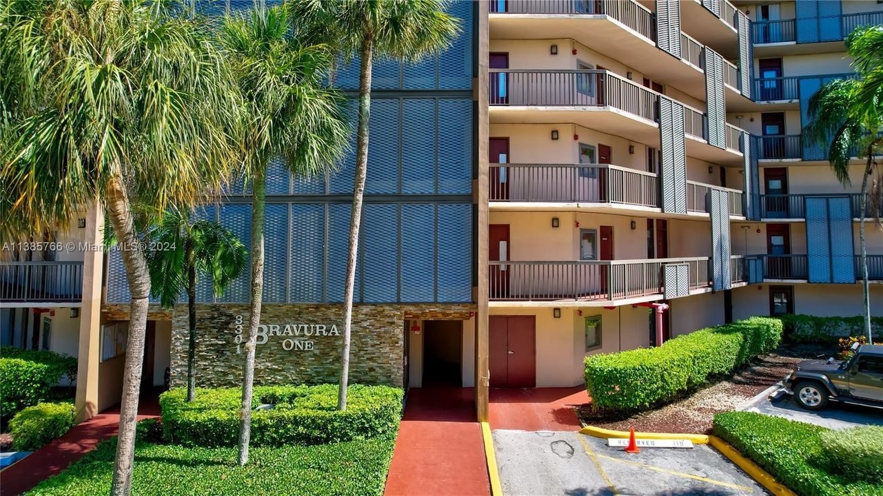 Recently Sold: $259,900 (2 beds, 2 baths, 994 Square Feet)