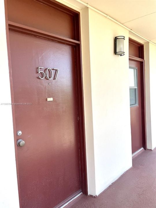 Recently Sold: $259,900 (2 beds, 2 baths, 994 Square Feet)