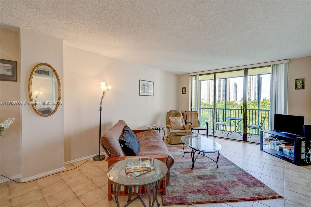 Recently Sold: $259,900 (2 beds, 2 baths, 994 Square Feet)