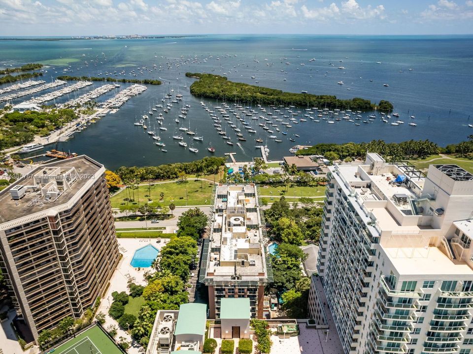 Recently Sold: $550,000 (1 beds, 1 baths, 690 Square Feet)