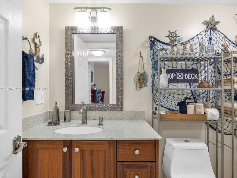 Recently Sold: $550,000 (1 beds, 1 baths, 690 Square Feet)