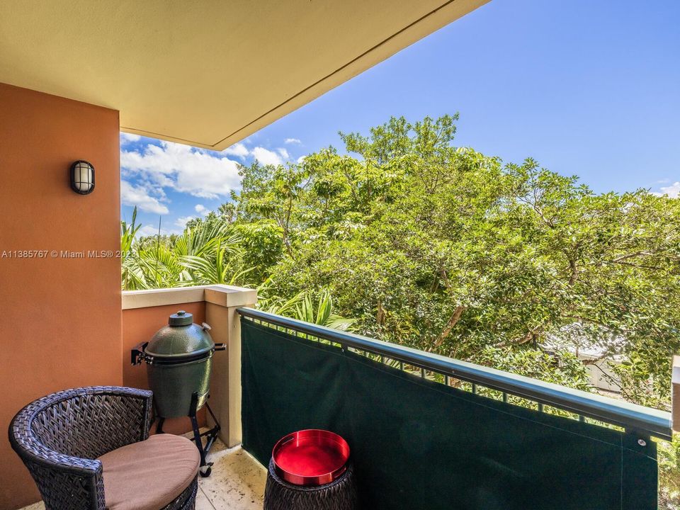 Recently Sold: $550,000 (1 beds, 1 baths, 690 Square Feet)