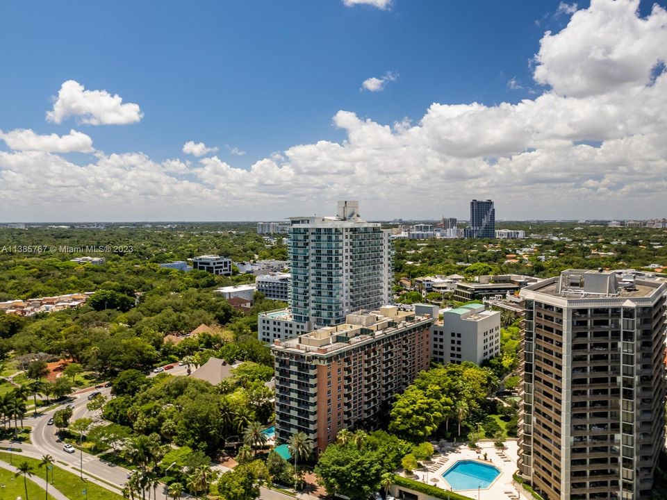 Recently Sold: $550,000 (1 beds, 1 baths, 690 Square Feet)