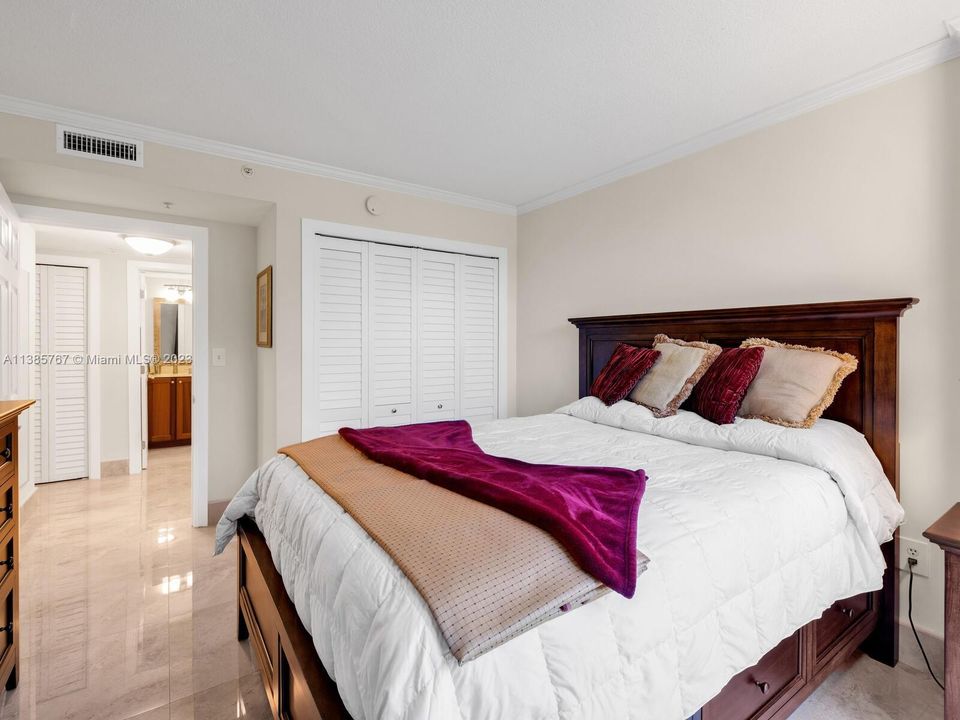 Recently Sold: $550,000 (1 beds, 1 baths, 690 Square Feet)