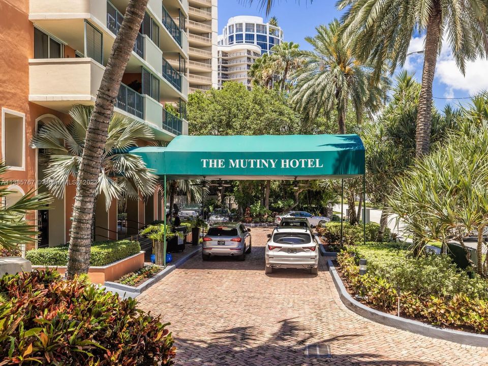 Recently Sold: $550,000 (1 beds, 1 baths, 690 Square Feet)