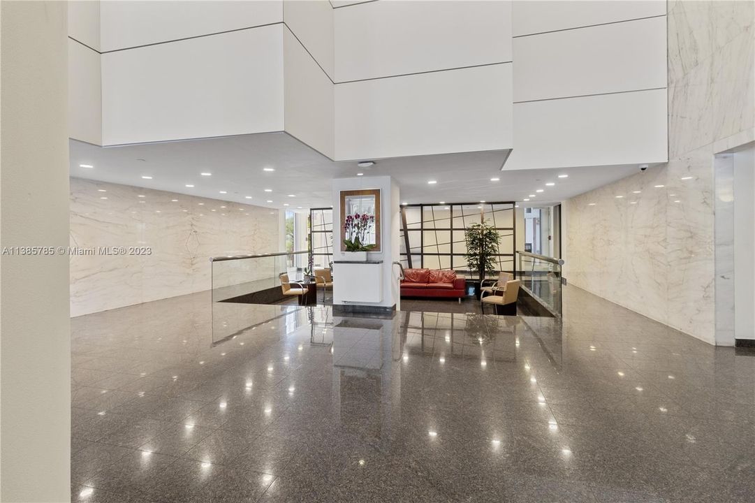 Recently Sold: $1,100,000 (2 beds, 2 baths, 1960 Square Feet)