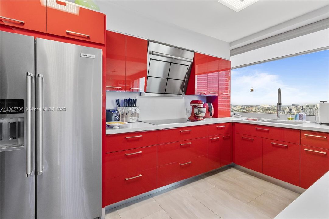 Recently Sold: $1,100,000 (2 beds, 2 baths, 1960 Square Feet)