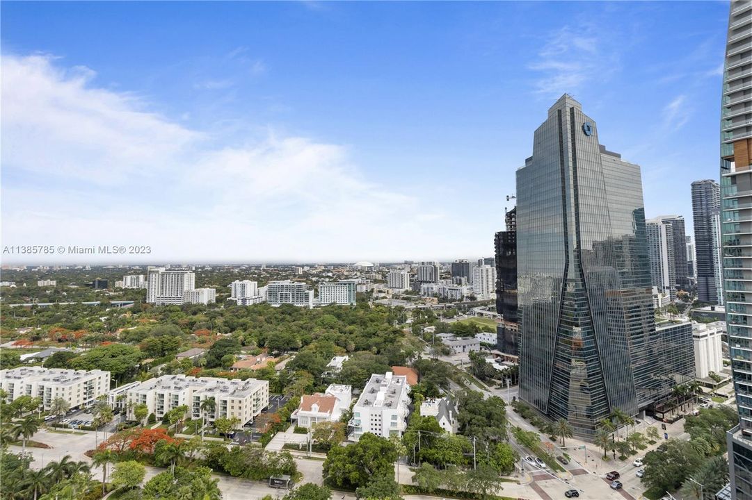 Recently Sold: $1,100,000 (2 beds, 2 baths, 1960 Square Feet)