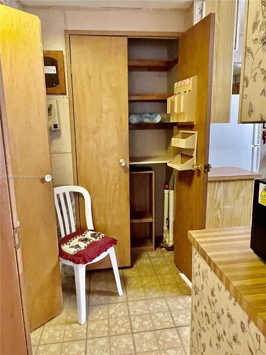 Vendido Recientemente: $50,000 (2 camas, 2 baños, 1177 Pies cuadrados)