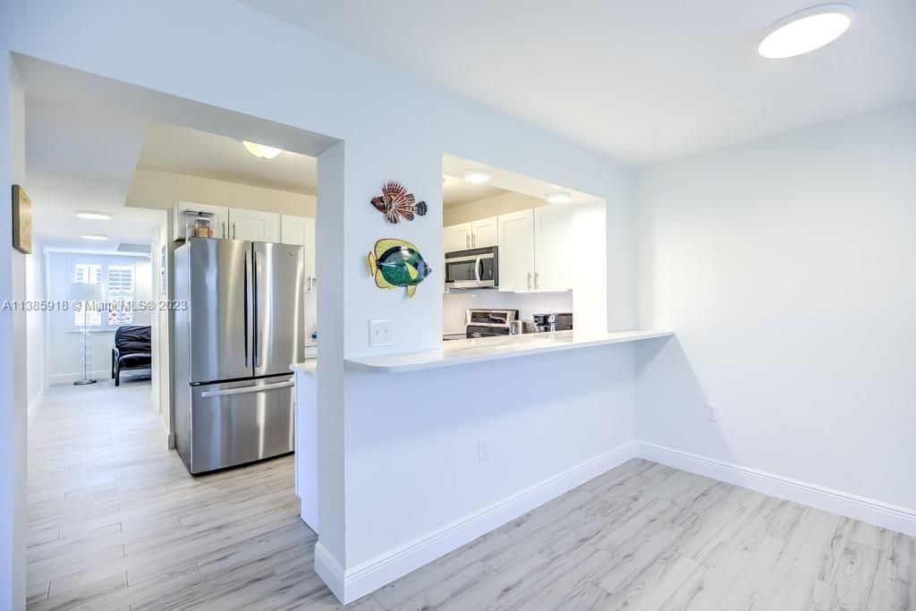 Recently Sold: $615,000 (2 beds, 2 baths, 1220 Square Feet)