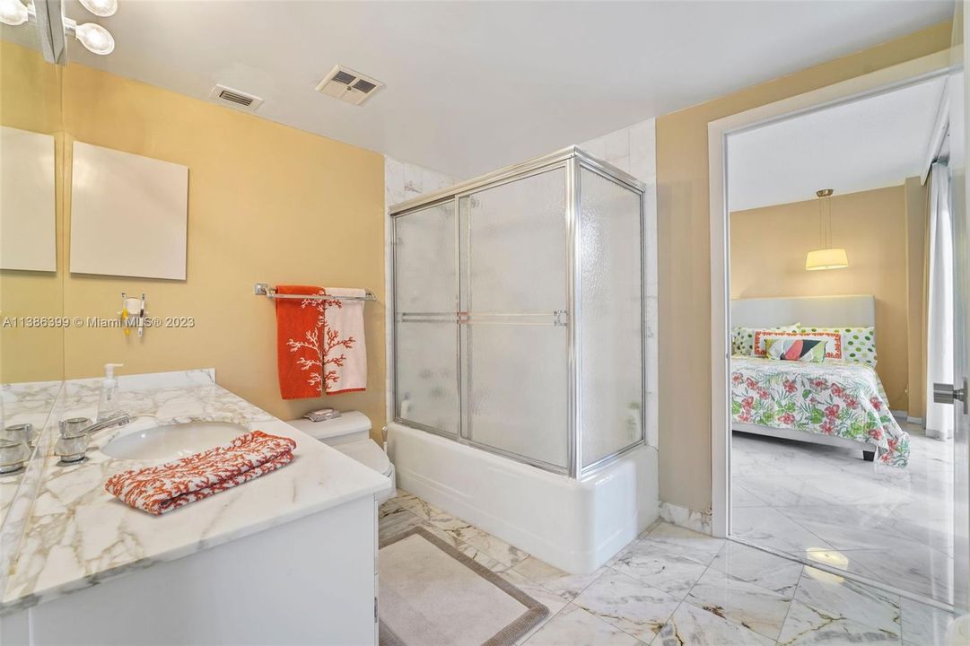 Недавно продано: $2,150,000 (3 спален, 3 ванн, 3300 Квадратных фут)