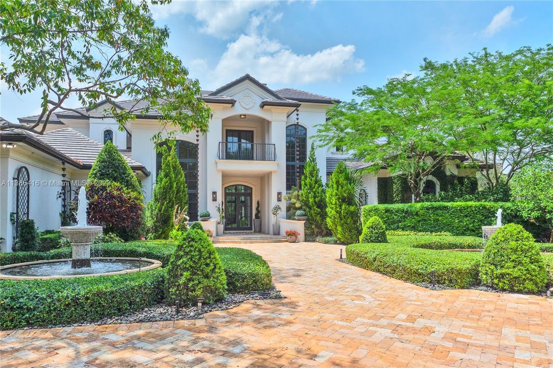 Recently Sold: $6,495,000 (7 beds, 7 baths, 10094 Square Feet)