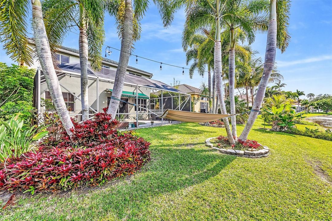 Recently Sold: $935,000 (5 beds, 3 baths, 2480 Square Feet)