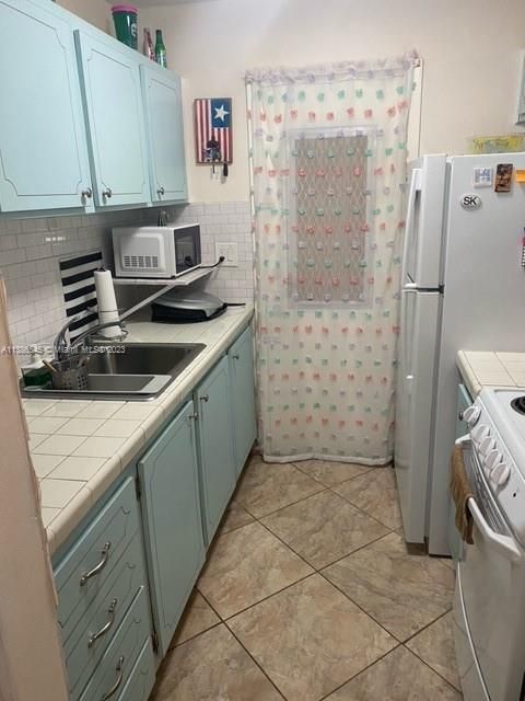 Recently Sold: $75,000 (1 beds, 1 baths, 688 Square Feet)