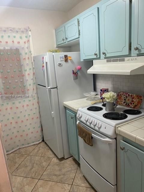 Recently Sold: $75,000 (1 beds, 1 baths, 688 Square Feet)