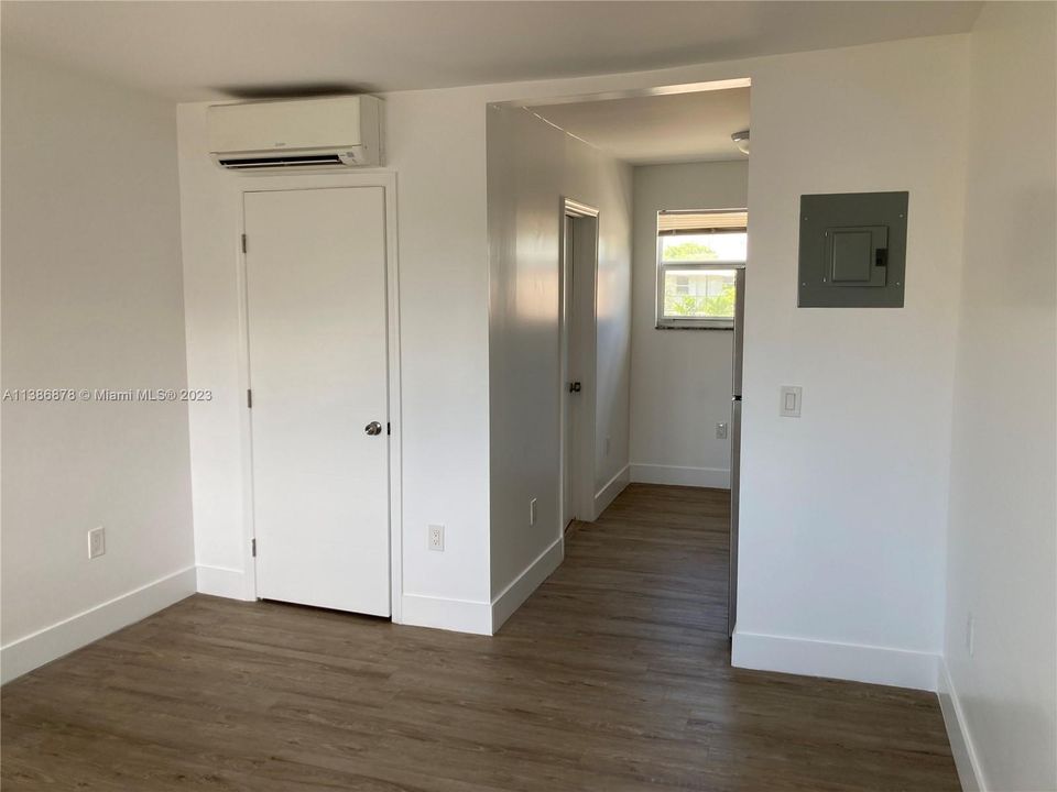 Recently Rented: $1,340 (0 beds, 1 baths, 290 Square Feet)