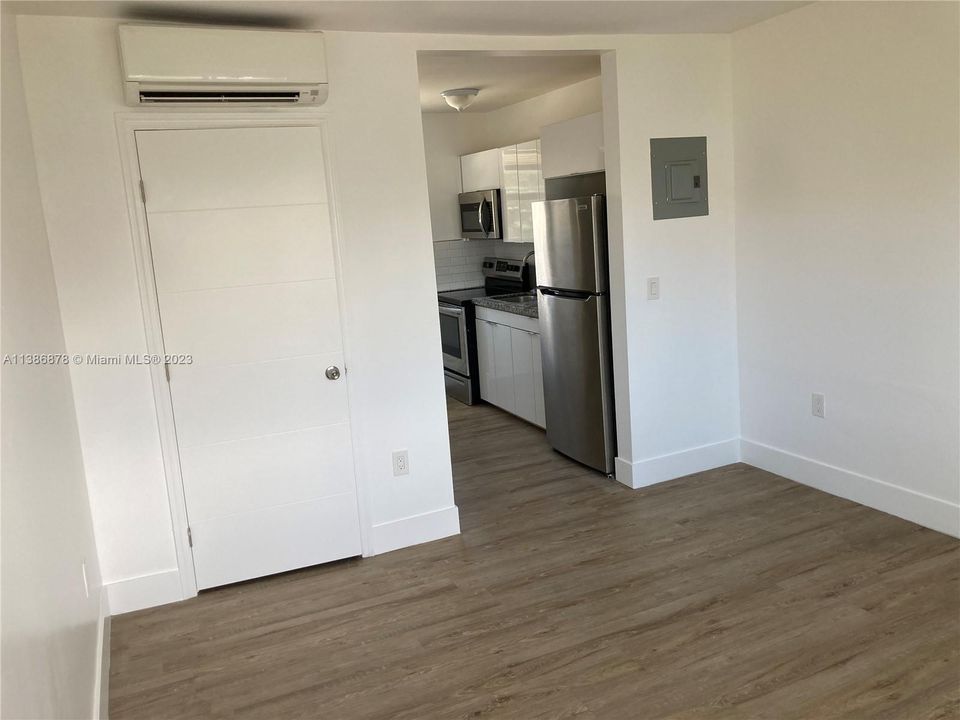 Recently Rented: $1,340 (0 beds, 1 baths, 290 Square Feet)