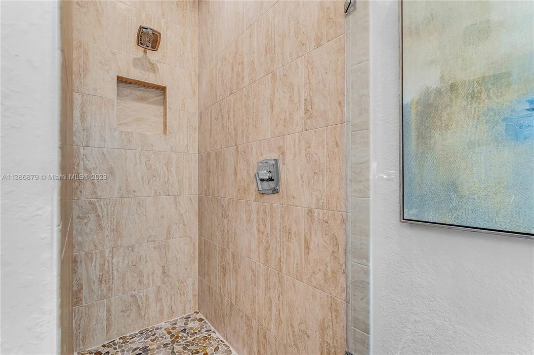 最近售出: $998,500 (3 贝兹, 2 浴室, 1519 平方英尺)