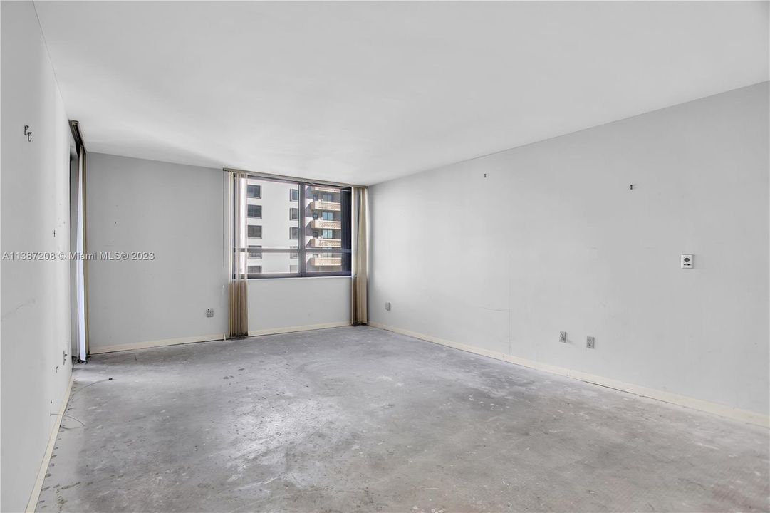 最近售出: $1,150,000 (2 贝兹, 2 浴室, 2018 平方英尺)