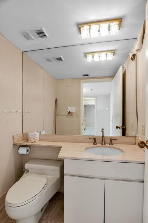 最近售出: $1,150,000 (2 贝兹, 2 浴室, 2018 平方英尺)