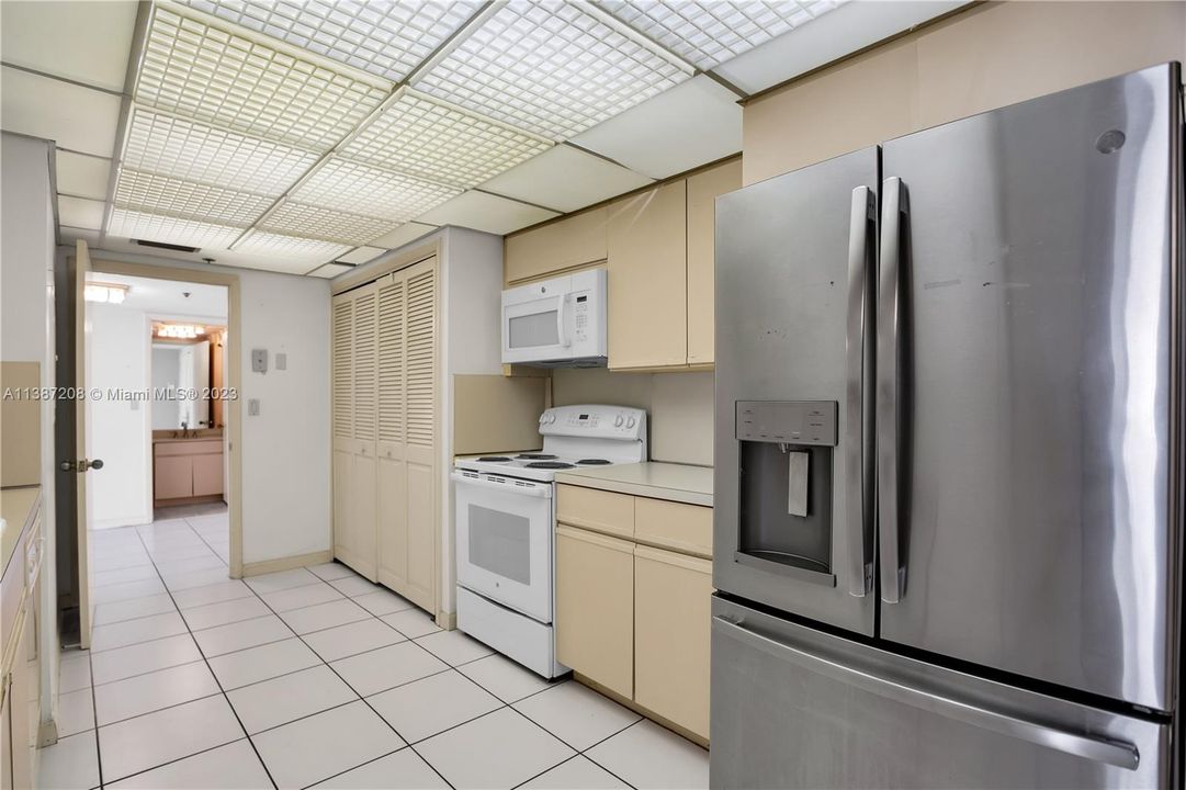 最近售出: $1,150,000 (2 贝兹, 2 浴室, 2018 平方英尺)