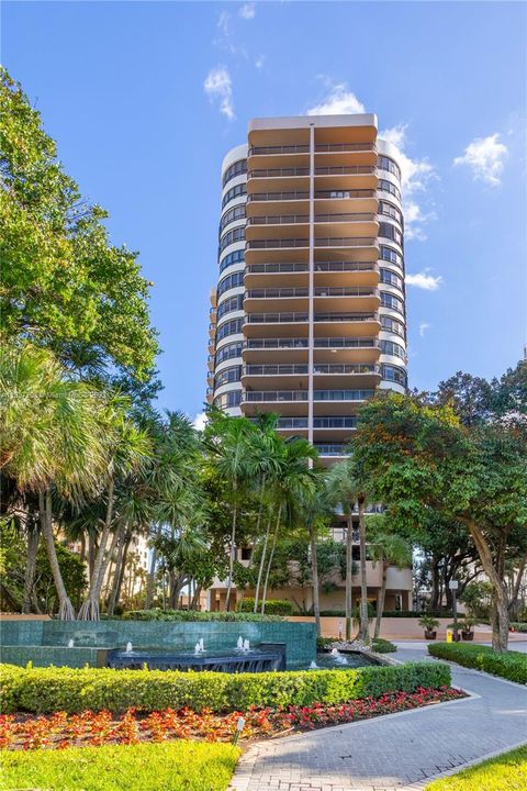 最近售出: $1,150,000 (2 贝兹, 2 浴室, 2018 平方英尺)