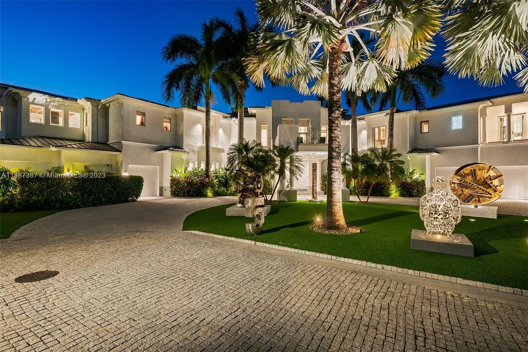 For Sale: $88,000,000 (6 beds, 6 baths, 20000 Square Feet)
