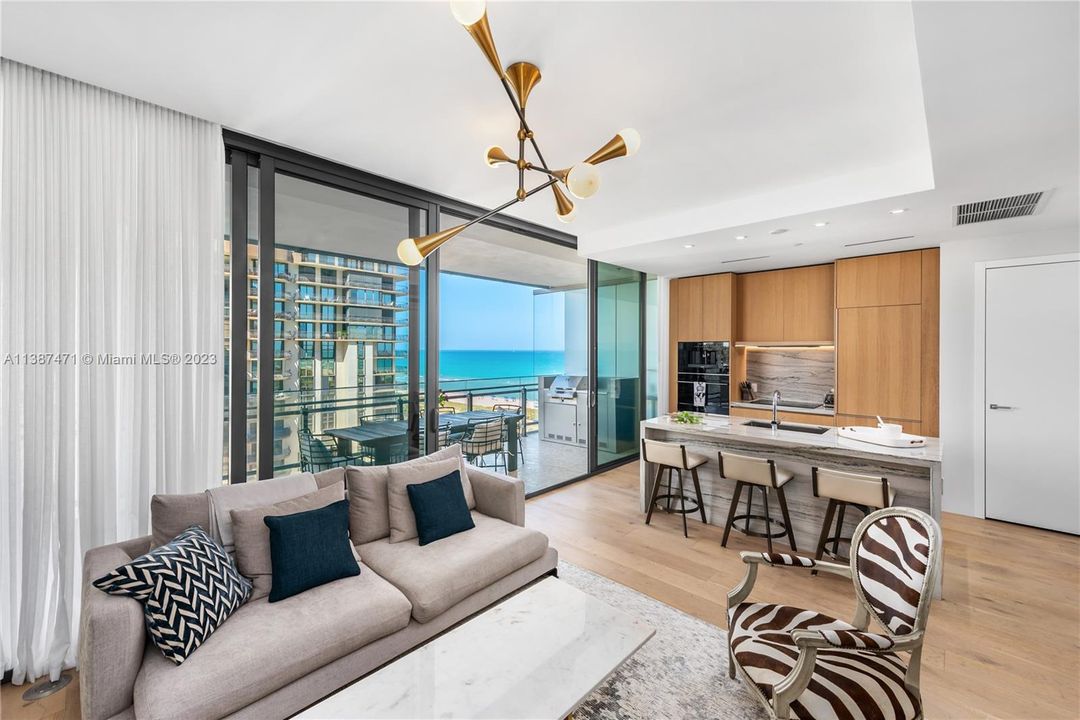 Recently Sold: $1,999,000 (1 beds, 1 baths, 1018 Square Feet)