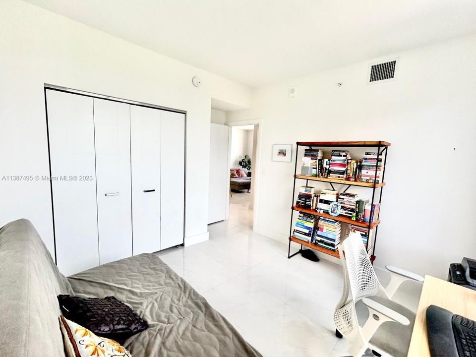 Recently Sold: $949,500 (3 beds, 2 baths, 1107 Square Feet)