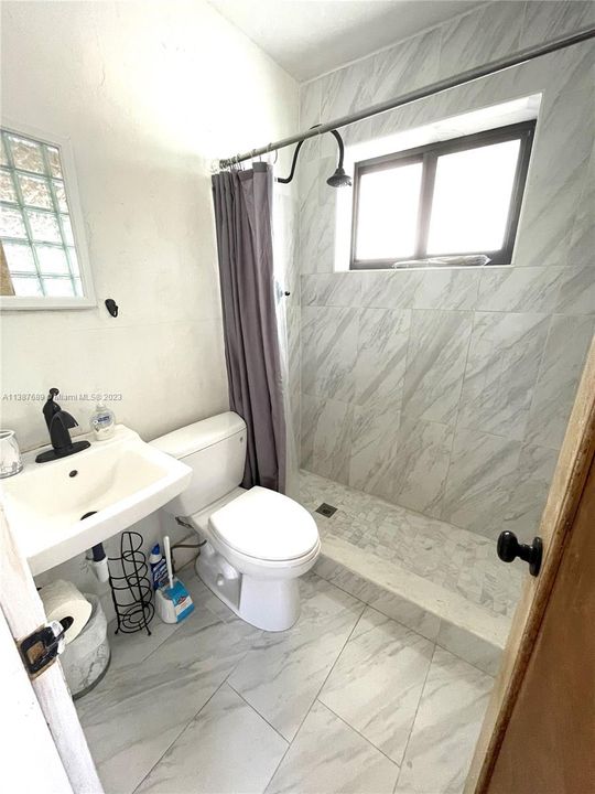 Недавно арендовано: $1,900 (1 спален, 1 ванн, 0 Квадратных фут)