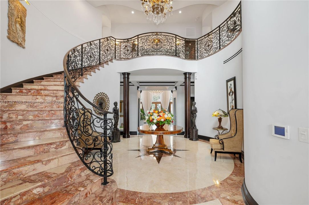 Vendido Recientemente: $7,995,000 (6 camas, 7 baños, 10924 Pies cuadrados)