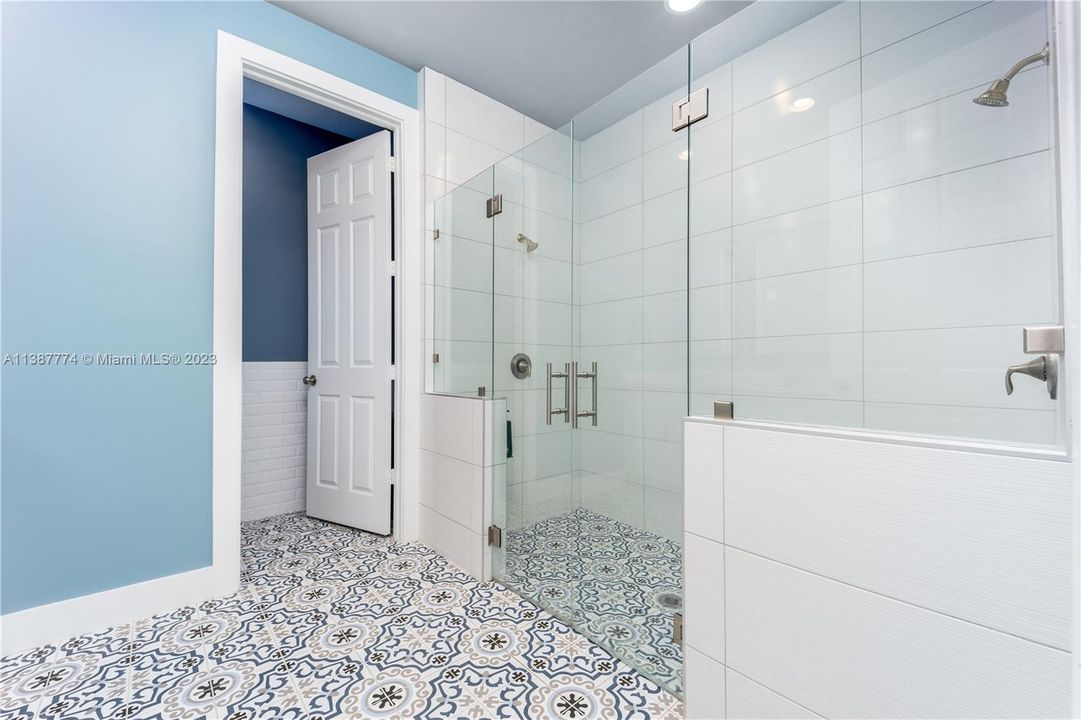 Vendido Recientemente: $469,900 (3 camas, 2 baños, 2125 Pies cuadrados)