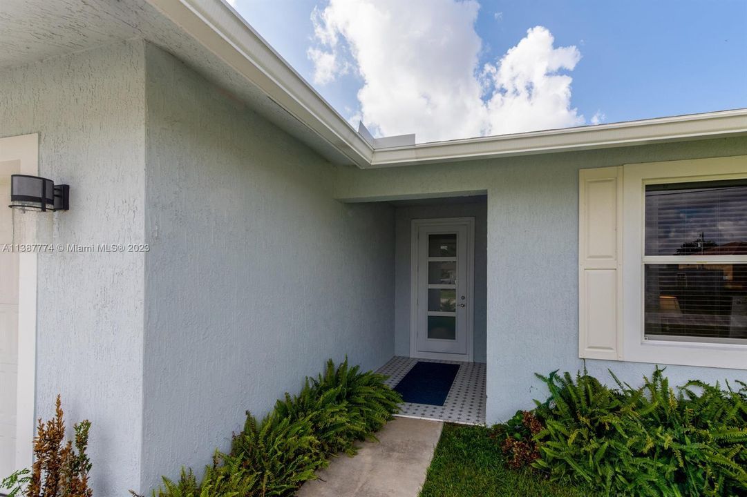 Vendido Recientemente: $469,900 (3 camas, 2 baños, 2125 Pies cuadrados)