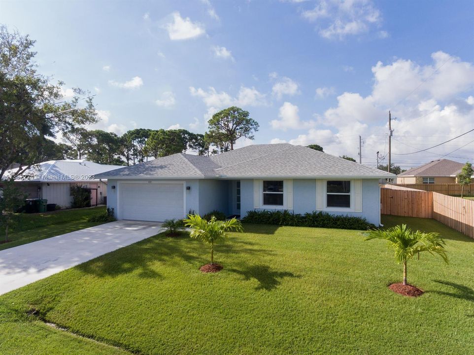 Vendido Recientemente: $469,900 (3 camas, 2 baños, 2125 Pies cuadrados)