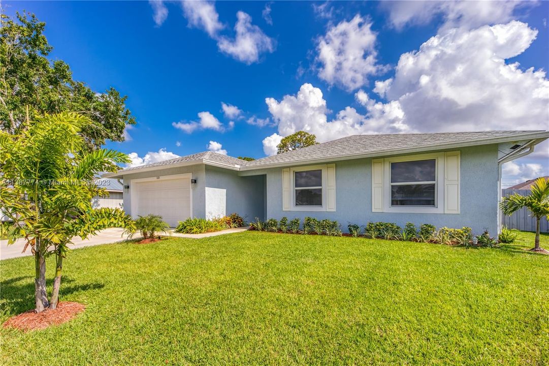 Vendido Recientemente: $469,900 (3 camas, 2 baños, 2125 Pies cuadrados)