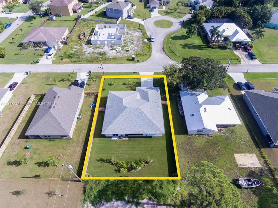 Vendido Recientemente: $469,900 (3 camas, 2 baños, 2125 Pies cuadrados)