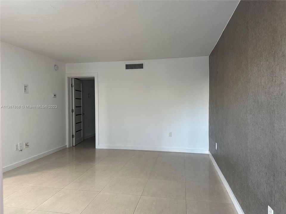 Recently Sold: $199,000 (1 beds, 1 baths, 572 Square Feet)