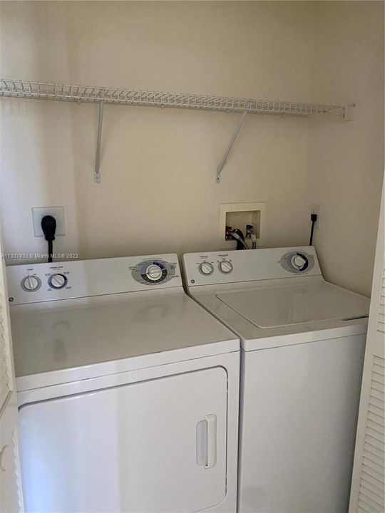 Recently Rented: $2,390 (1 beds, 1 baths, 860 Square Feet)