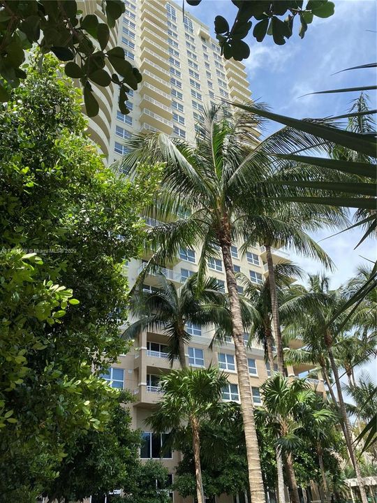 Recently Rented: $2,390 (1 beds, 1 baths, 860 Square Feet)