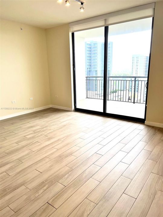 Recently Rented: $4,000 (2 beds, 2 baths, 1274 Square Feet)