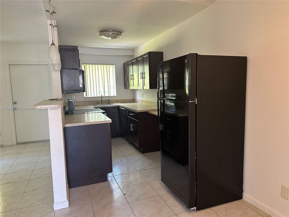 Recently Sold: $125,000 (1 beds, 1 baths, 615 Square Feet)