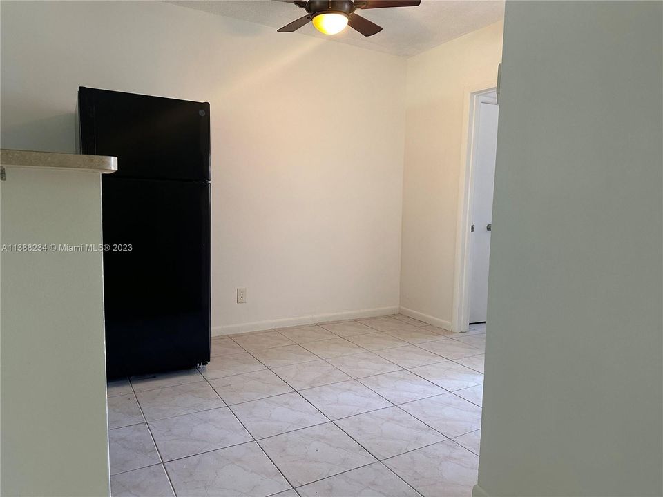 Recently Sold: $125,000 (1 beds, 1 baths, 615 Square Feet)