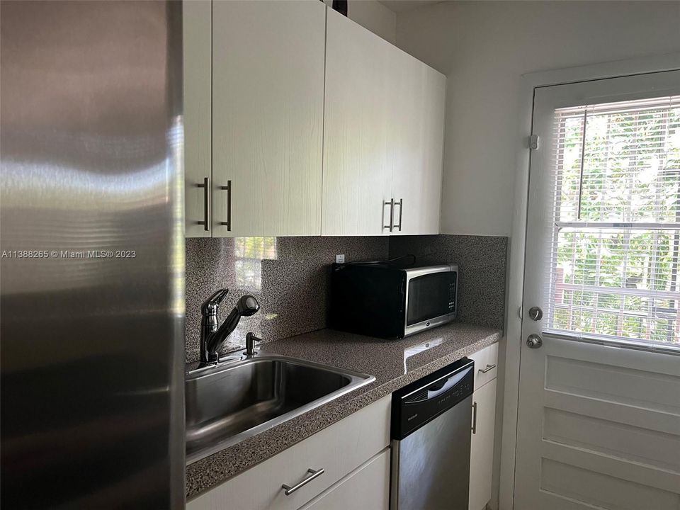 Недавно арендовано: $1,600 (1 спален, 1 ванн, 650 Квадратных фут)