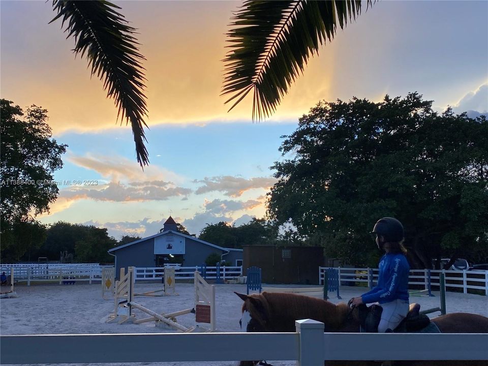 Vendido Recientemente: $2,250,000 (4 camas, 4 baños, 2768 Pies cuadrados)