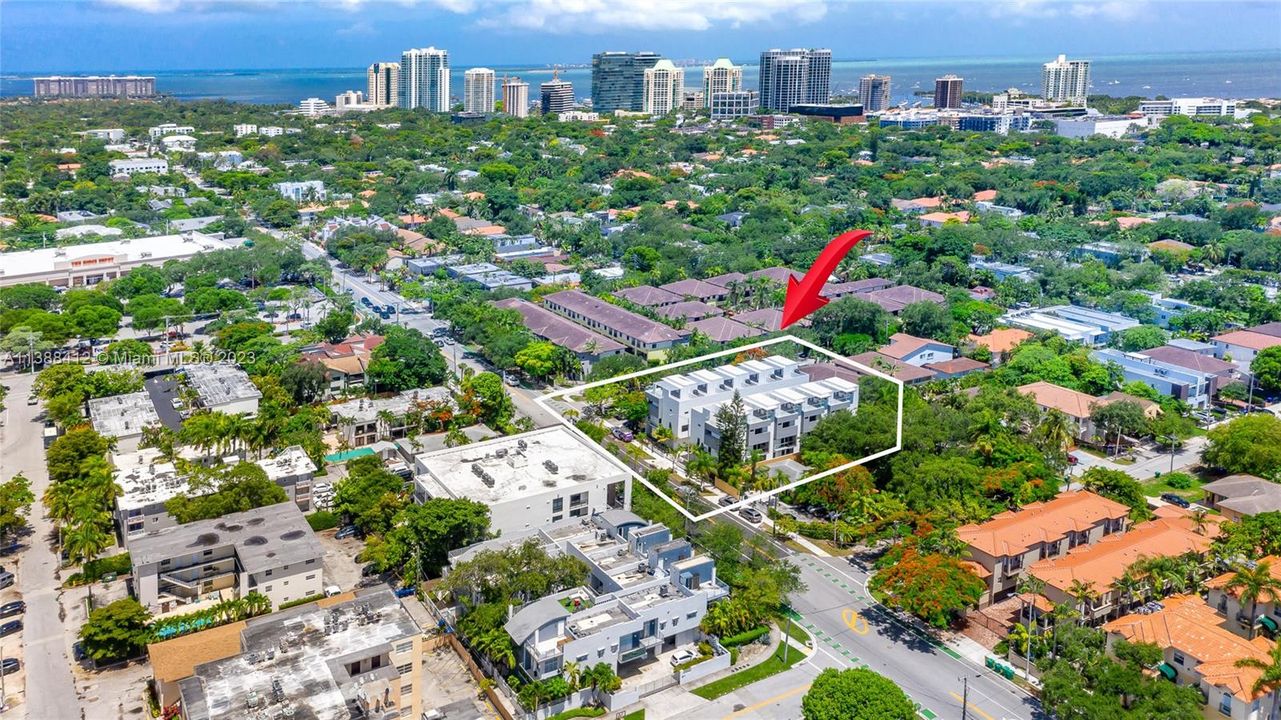 最近售出: $17,500,000 (0 贝兹, 0 浴室, 0 平方英尺)