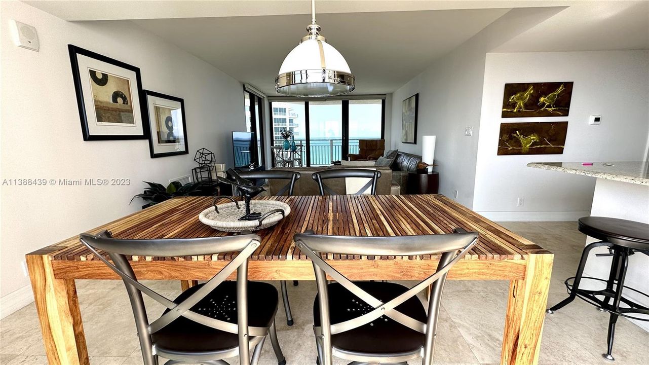 Recientemente alquilado: $8,500 (2 camas, 2 baños, 1488 Pies cuadrados)